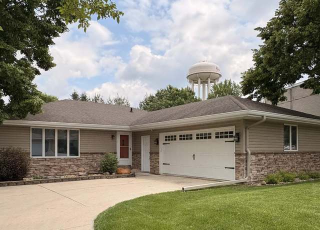 Property at 935 S Rhode Island Ave, Mason City, IA 50401, 3 beds, 2 baths