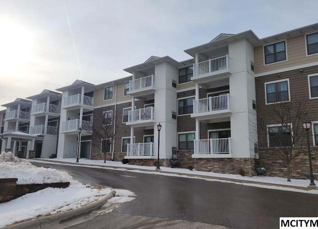 Property at 809 7th Ave Ave N #306, Clear Lake, IA 50428, 2 beds, 2 baths