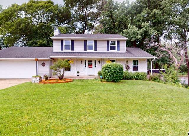 Property at 104 N Illinois Ave, Mason City, IA 50401, 4 beds, 1.75 baths