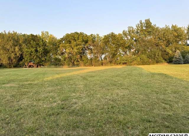 Property at 155 Timber Creek Dr Dr, Mason City, IA 50401