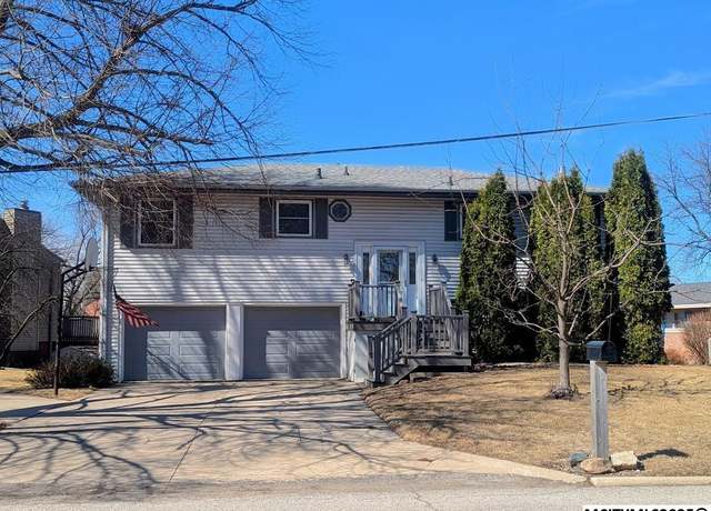 Property at 1806 Springview Dr Dr, Mason City, IA 50401, 3 beds, 1.75 baths