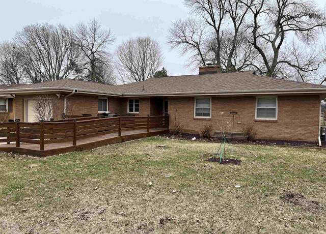Property at 233 S Tennessee Pl Pl, Mason City, IA 50401, 4 beds, 3 baths