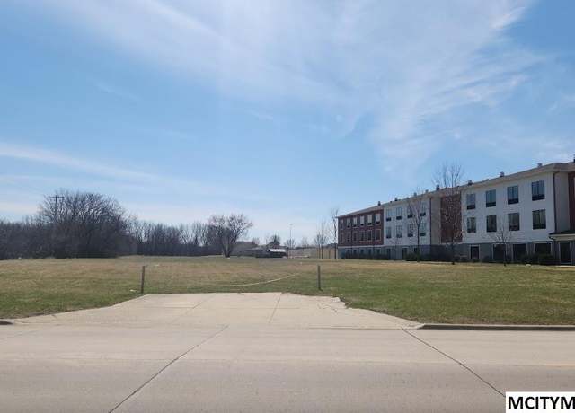 Property at 3041 4th St SW, Mason City, IA 50401