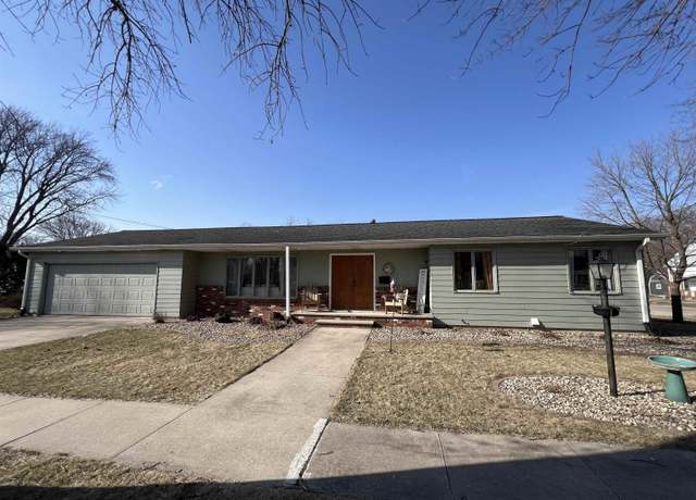 Property at 1310 2nd Ave Ave S, Northwood, IA 50459, 3 beds, 1.5 baths