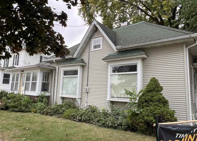 Property at 553 6th St SE, Mason City, IA 50401, 3 beds, 1 bath