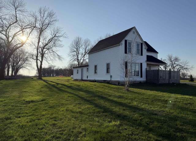Property at 14742 Hickory Ave Ave, Clear Lake, IA 50428, 4 beds, 1.5 baths
