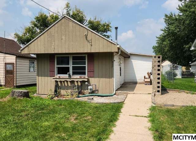 Property at 428 29th St SW, Mason City, IA 50401, 1 bed, 1 bath