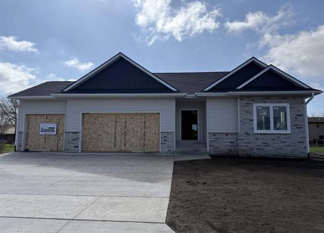 Property at 145 Boulder, Mason City, IA 50401, 5 beds, 2.5 baths