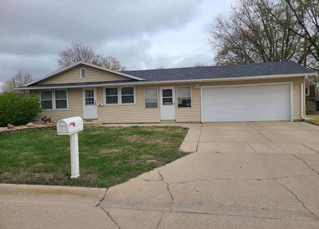 Property at 434 21st St SW, Mason City, IA 50401, 3 beds, 1.5 baths