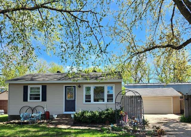 Property at 1513 10th St SW, Mason City, IA 50401, 2 beds, 1 bath