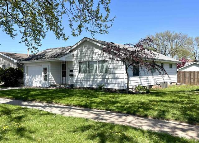 Property at 602 Freeman St, Charles City, IA 50616, 3 beds, 1.5 baths