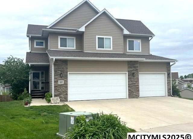Property at 1009 Pine Brooke Ct Ct, Clear Lake, IA 50428, 4 beds