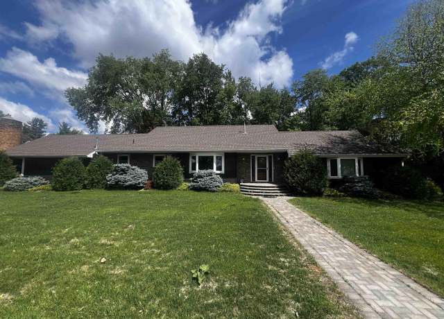 Property at 20064 B Mallard Ave Ave, Mason City, IA 50401, 4 beds, 2.5 baths