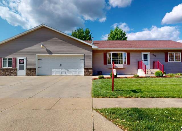 Property at 2730 4th St NW, Mason City, IA 50401, 4 beds, 3.5 baths