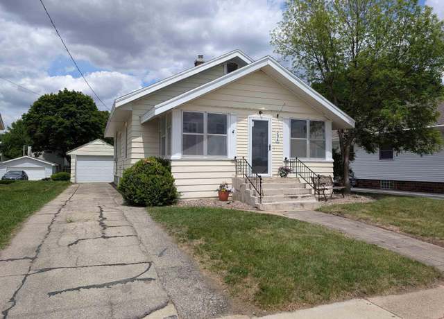 Property at 234 15th St SE, Mason City, IA 50401, 2 beds, 1 bath