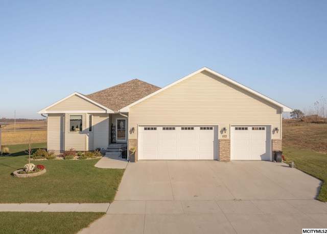 Property at 112 Coventry Ct Ct, Clear Lake, IA 50428, 3 beds, 3 baths