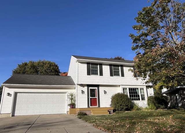 Property at 30 Kentucky Ct Ct, Mason City, IA 50401, 4 beds, 1.75 baths