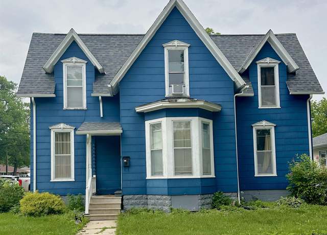 Property at 1000 1st Ave Ave S, Clear Lake, IA 50428, 4 beds, 1.5 baths