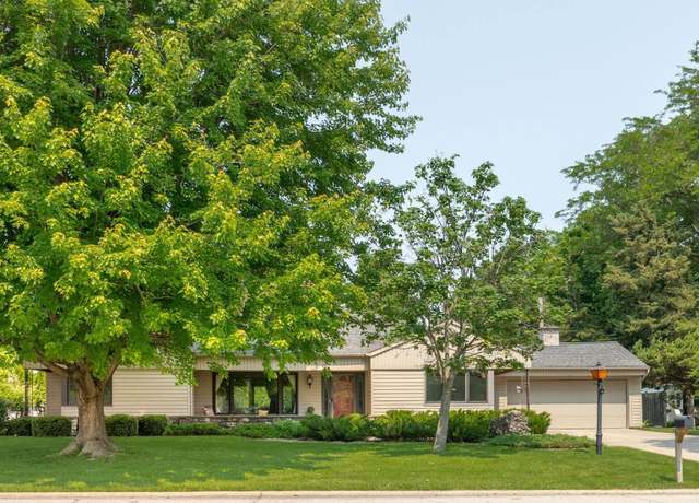 Property at 76 Brook Terrace Ter, Mason City, IA 50401, 2 beds, 1.5 baths