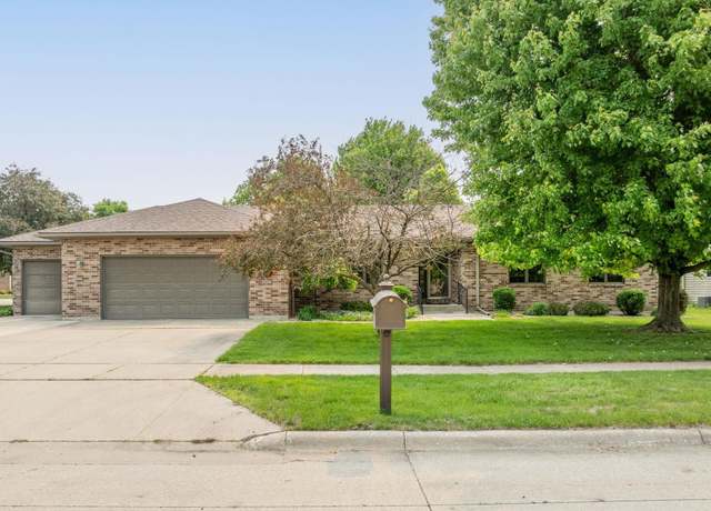 Property at 209 Red Fox Court Ct, Mason City, IA 50401, 3 beds, 2 baths