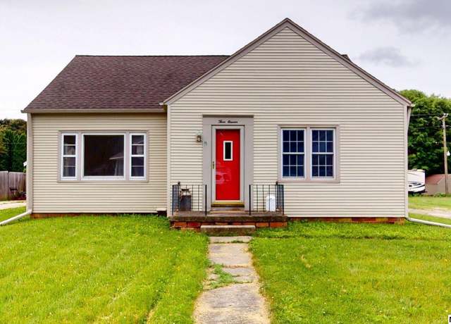 Property at 311 W Walnut St, Manly, IA 50456, 4 beds, 1.5 baths