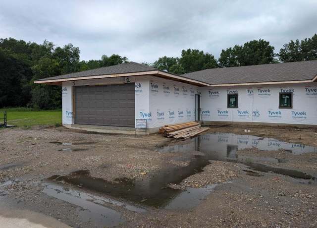 Property at 536 River Bend Ct, Mason City, IA 50401, 2 beds, 1.75 baths