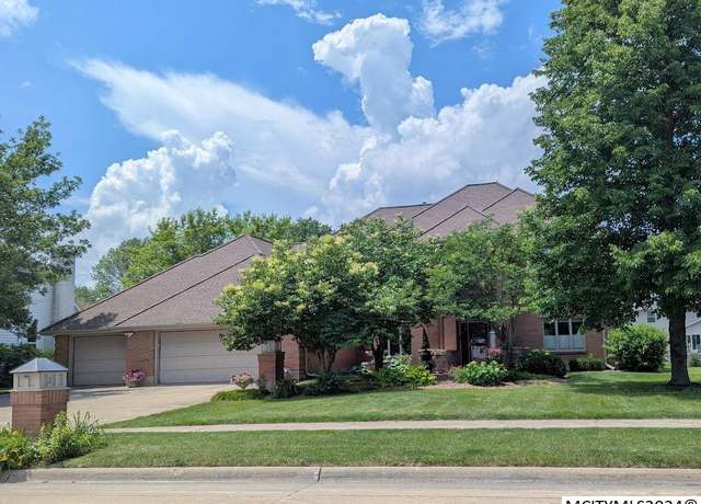Property at 2 Deer Creek Ct Ct, Mason City, IA 50401, 6 beds