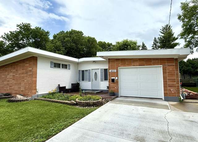 Property at 1453 3rd St SE, Mason City, IA 50401, 3 beds, 1 bath