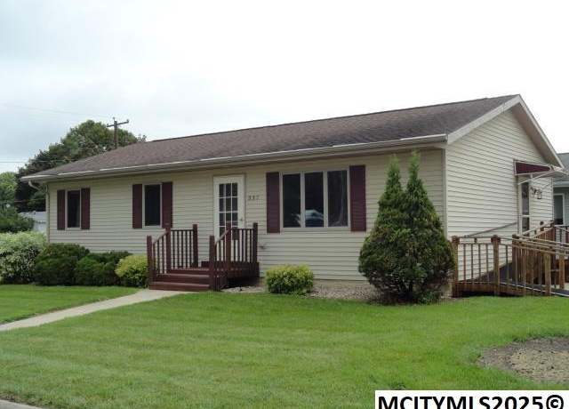 Property at 337 23rd St St SW, Mason City, IA 50401, 4 beds, 1.75 baths