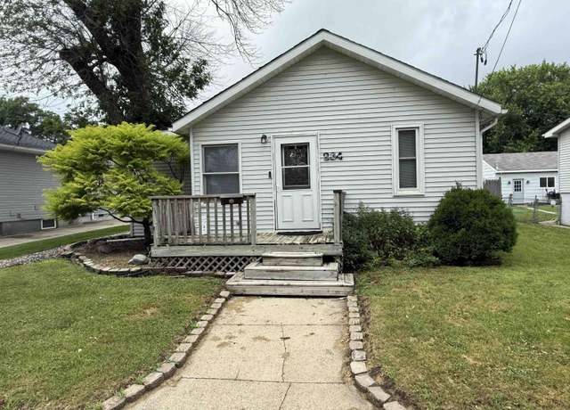 Property at 234 22nd St St SE, Mason City, IA 50401, 3 beds, 1.75 baths