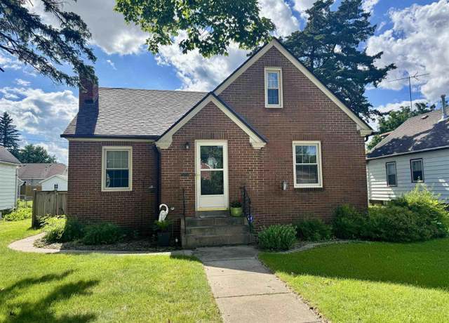 Property at 310 S Tennessee Ave, Mason City, IA 50401, 2 beds, 1 bath