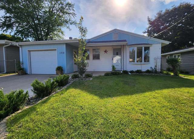 Property at 1712 S Hampshire Ave, Mason City, IA 50401, 2 beds, 1.75 baths