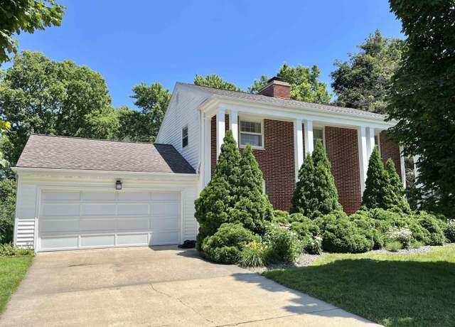 Property at 131 Lakeview Dr Dr, Mason City, IA 50401, 4 beds, 2.25 baths