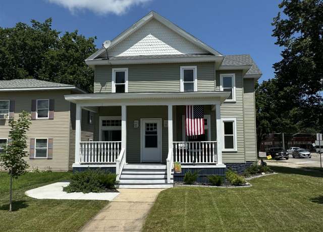 Property at 132 2nd St SE, Mason City, IA 50401, 4 beds, 2.5 baths