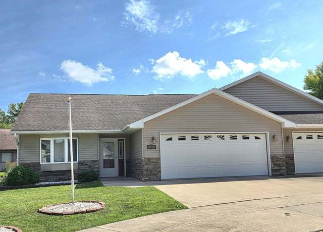 Property at 1681 9th St SW, Mason City, IA 50401, 2 beds, 1.75 baths