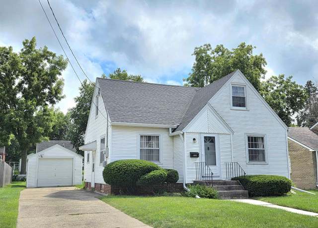 Property at 711 2nd St SW, Mason City, IA 50401, 3 beds, 1.25 baths