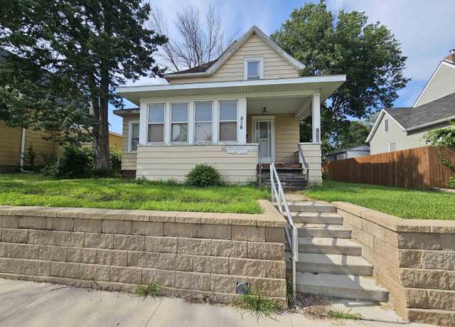 Property at 516 5th St SE, Mason City, IA 50401, 3 beds, 2 baths