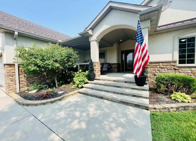 Property at 2348 Calloway Ct Ct, Mason City, IA 50401, 6 beds, 3 baths