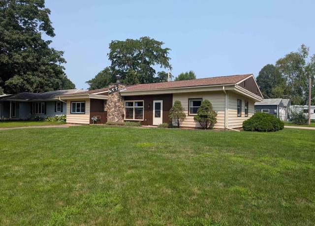 Property at 1604 Meadowbrook Dr Dr, Mason City, IA 50401, 3 beds, 1 bath