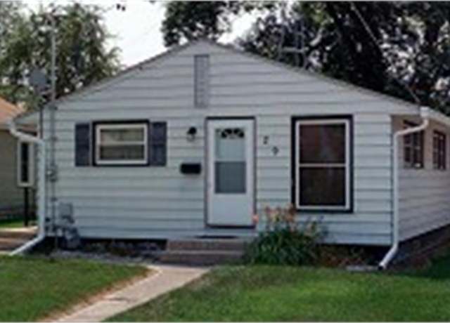 Property at 29 SE 20th Str St, Mason City, IA 50401, 2 beds, 1.75 baths