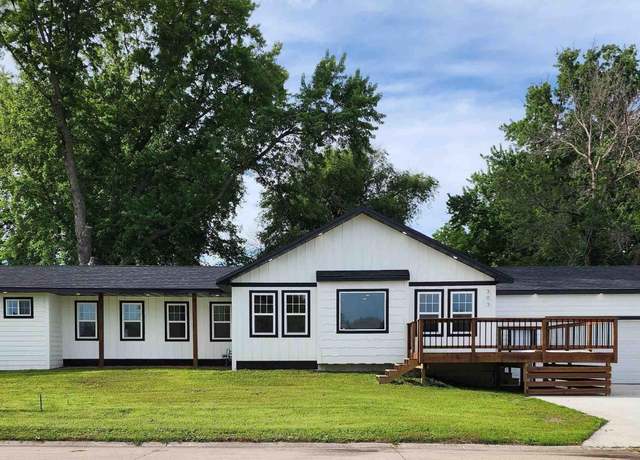 Property at 303 Park Ave Ave, Ventura, IA 50482, 3 beds, 2 baths