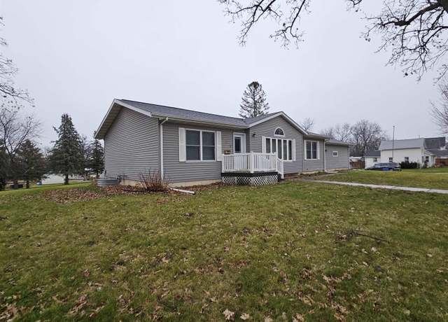 Property at 723 Main St St, Nashua, IA 50658, 3 beds, 2.5 baths