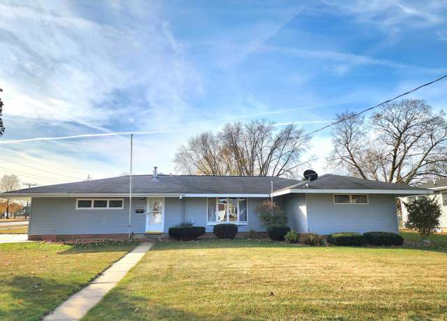 Property at 1469 E State St, Mason City, IA 50401, 3 beds, 1.5 baths