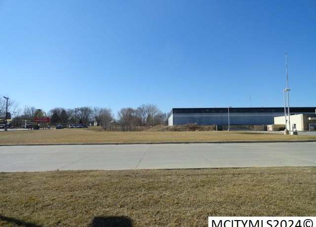 Property at 1960 S Federal, Mason City, IA 50401