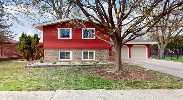 Photo of 1044 14th St SE, Mason City, IA 50401