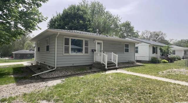 Photo of 1031 10th St NE, Mason City, IA 50401