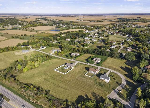 Property at 2612 Anna Elizabeth Ln, Muscatine, IA 52761
