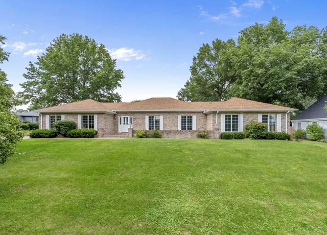 Property at 105 Deer Path Ln, Muscatine, IA 52761, 3 beds, 2 baths