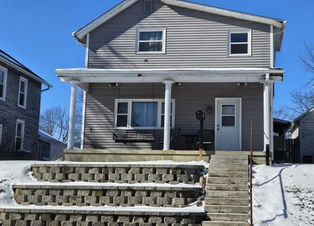 Property at 603 E 8th St, Muscatine, IA 52761, 4 beds, 2 baths