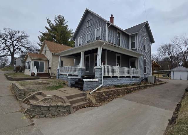 Property at 1213 Cedar St, Muscatine, IA 52761, 3 beds, 1 bath